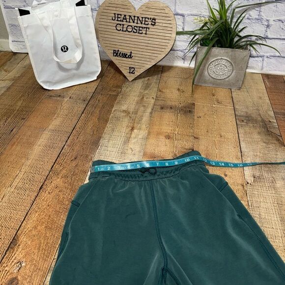 Lululemon Softstreme High-Rise Straight-Leg Cropped Pant
Dark Forest - Picture 12 of 16